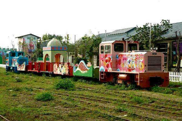 佳里糖廠世界糖果節裝飾列車