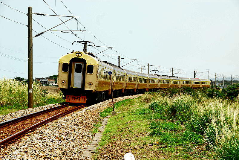 EMU100保存列車已改回原塗裝並於20090815首航