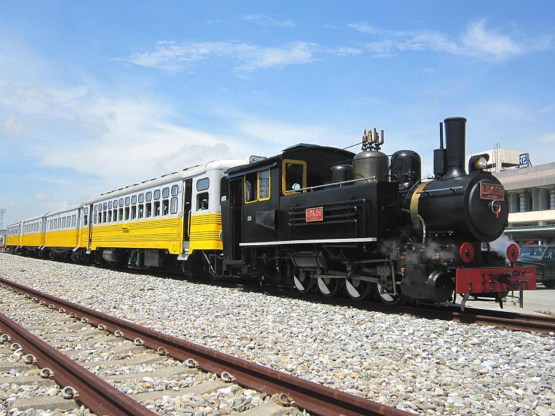 2012年鐵路節LDK59於花蓮後站運轉觀光列車。