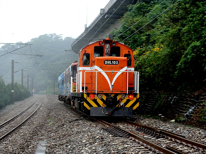 深澳線復駛前防災演練列車返程回送。在瑞芳高低隧道20131226。